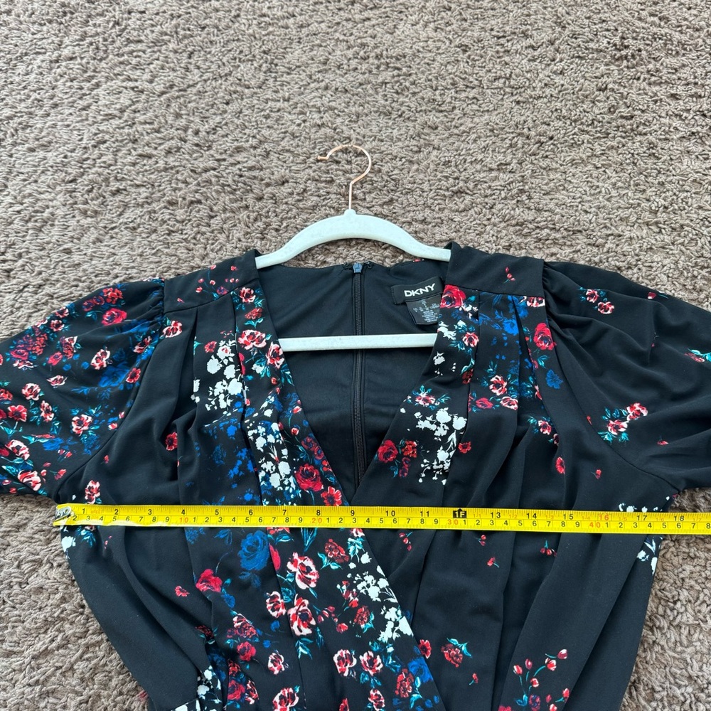 DKNY Black Floral Print Belted Wrap Dress Jersey 3/4 Sleeves 6 - Picture 10 of 11